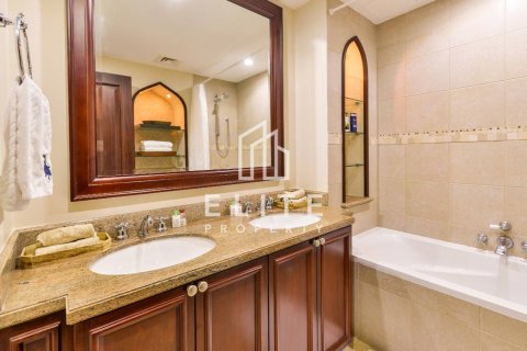 Apartment in Dubai 2 bedrooms, 131 sq.m. № 121585 - photo 23