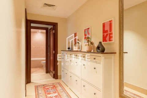 Apartment in Dubai 2 bedrooms, 131 sq.m. № 121585 - photo 15