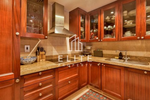Apartment in Dubai 2 bedrooms, 131 sq.m. № 121585 - photo 19