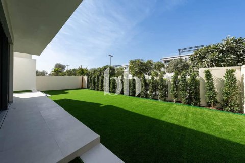 Villa in Tilal Al Ghaf, Dubai 4 bedrooms, 438 sq.m. № 57733 - photo 3