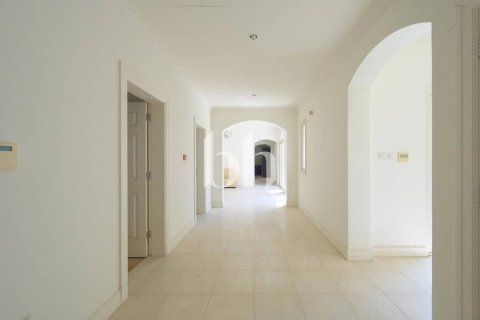 Villa en Jumeirah Golf Estates, Dubai, 6 dormitorios, 711 m², № 57730 - foto 4
