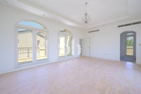 Villa en Jumeirah Golf Estates, Dubai, 6 dormitorios, 711 m², № 57730 - foto 13