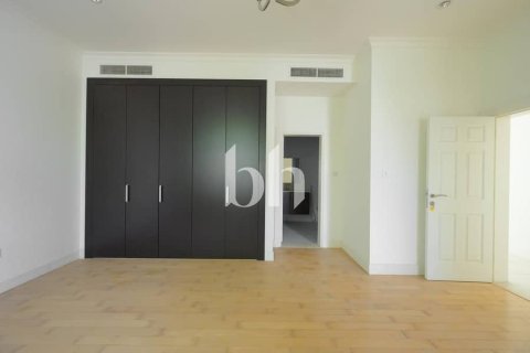 Villa en Jumeirah Golf Estates, Dubai, 6 dormitorios, 711 m², № 57730 - foto 19