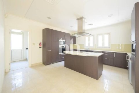 Villa en Jumeirah Golf Estates, Dubai, 6 dormitorios, 711 m², № 57730 - foto 8