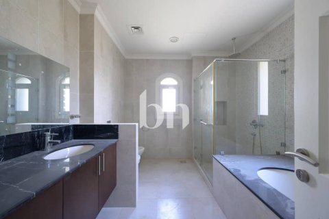 Villa en Jumeirah Golf Estates, Dubai, 6 dormitorios, 711 m², № 57730 - foto 14