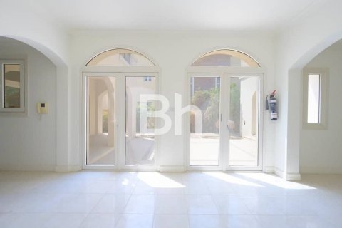 Villa in Jumeirah Golf Estates, Dubai 6 bedrooms, 711 sq.m. № 57730 - photo 18