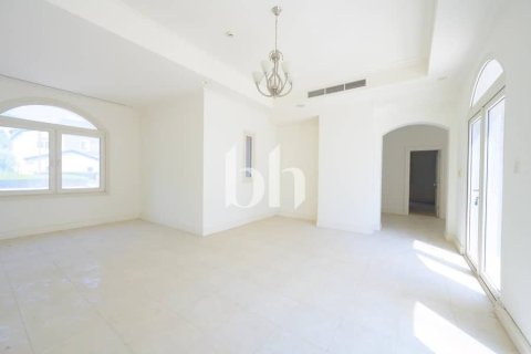 Villa en Jumeirah Golf Estates, Dubai, 6 dormitorios, 711 m², № 57730 - foto 6
