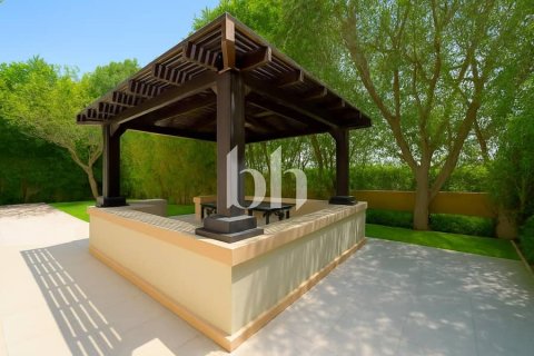 Villa en Jumeirah Golf Estates, Dubai, 6 dormitorios, 711 m², № 57730 - foto 2