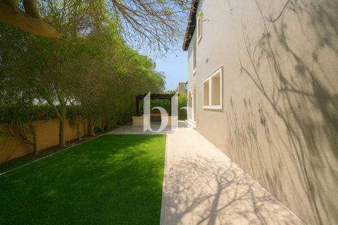 Villa en Jumeirah Golf Estates, Dubai, 6 dormitorios, 711 m², № 57730 - foto 3