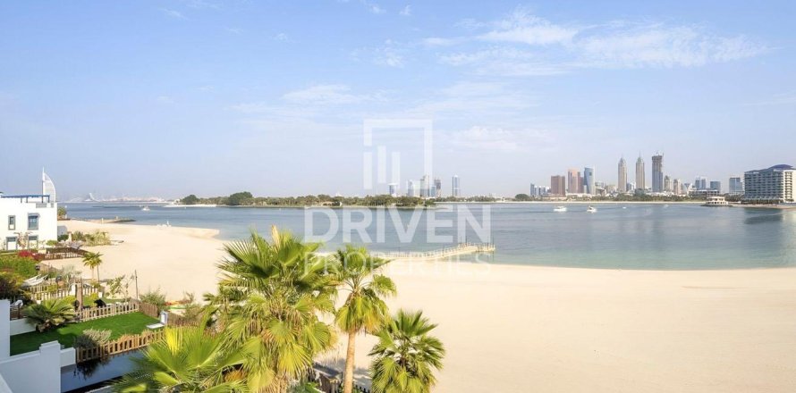 Villa in Palma Residences, Palm Jumeirah, Dubai 5 bedrooms, 340.03 sq.m. № 128825