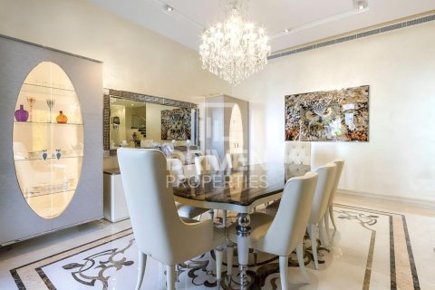 Villa in Palma Residences, Palm Jumeirah, Dubai 5 bedrooms, 340.03 sq.m. № 128825 - photo 12