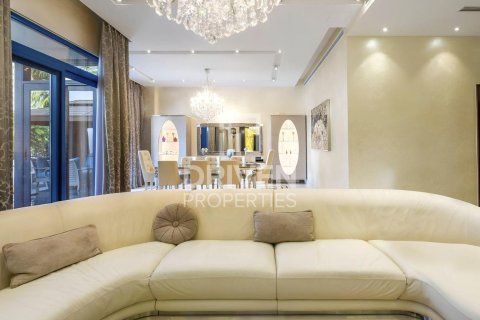 Villa in Palma Residences, Palm Jumeirah, Dubai 5 bedrooms, 340.03 sq.m. № 128825 - photo 4