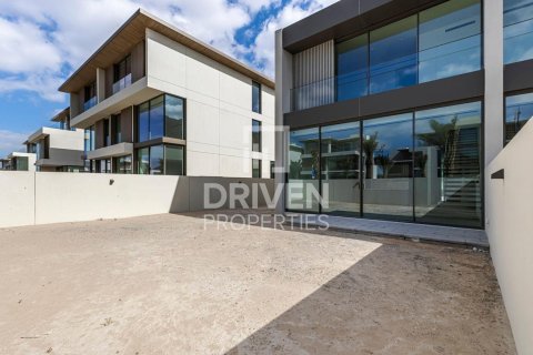 Townhouse in Nad Al Sheba 1, Nadd Al Sheba, Dubai 3 bedrooms, 358.33 sq.m. № 128826 - photo 14