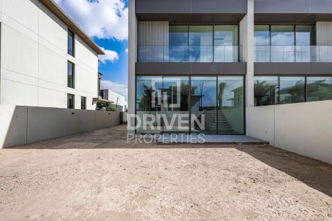 Townhouse in Nad Al Sheba 1, Nadd Al Sheba, Dubai 3 bedrooms, 358.33 sq.m. № 128826 - photo 15