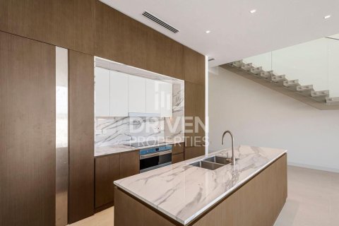 Townhouse in Nad Al Sheba 1, Nadd Al Sheba, Dubai 3 bedrooms, 358.33 sq.m. № 128826 - photo 11