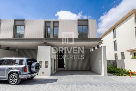 Townhouse in Nad Al Sheba 1, Nadd Al Sheba, Dubai 3 bedrooms, 358.33 sq.m. № 128826