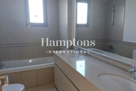 Villa in Town Square, Dubai 4 bedrooms, 289.23026475 sq.m. № 105657 - photo 21