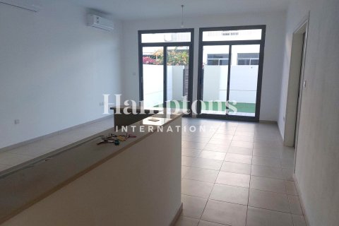 Villa in Town Square, Dubai 4 bedrooms, 289.23026475 sq.m. № 105657 - photo 8
