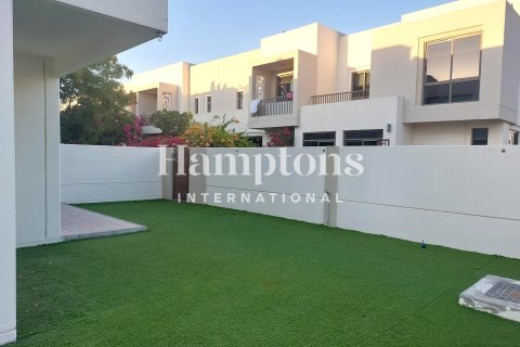 Villa in Town Square, Dubai 4 bedrooms, 289.23026475 sq.m. № 105657 - photo 2