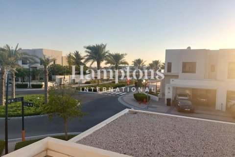 Villa in Town Square, Dubai 4 bedrooms, 289.23026475 sq.m. № 105657 - photo 25