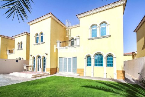 Снять в аренду виллу в Legacy, Jumeirah Park, Дубай: 3 спальни, 285м², № 44500 - фото 3