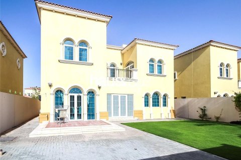 Снять в аренду виллу в Legacy, Jumeirah Park, Дубай: 3 спальни, 285м², № 44500 - фото 11