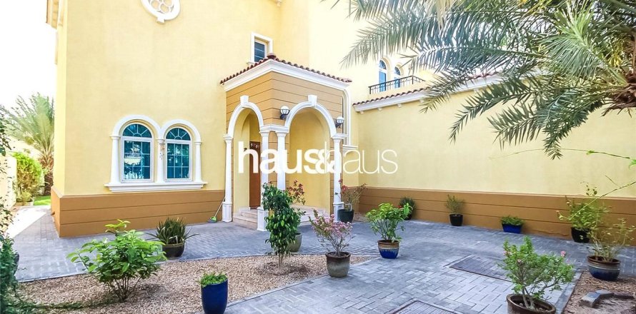 Villa in Legacy, Jumeirah Park, Dubai 3 bedrooms, 285 sq.m. № 44500
