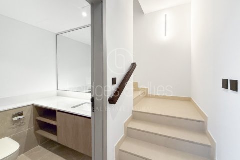 Villa in Dubai 4 bedrooms, 260 sq.m. № 77269 - photo 18