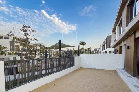 Villa in Dubai 4 bedrooms, 260 sq.m. № 77269 - photo 9