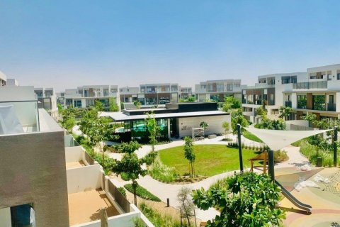 Villa in Dubai 4 bedrooms, 260 sq.m. № 77269 - photo 8