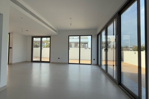 Villa in Dubai 4 bedrooms, 260 sq.m. № 77269 - photo 4