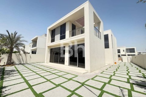 Снять в аренду виллу в Дубай Хилс Эстейт, Дубай: 4 спальни, 444м², № 57929 - фото 1
