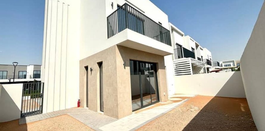 Adosado en Dubai South (Dubai World Central), Dubai, 3 dormitorios, 178 m², № 57927