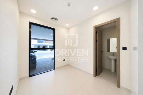 Townhouse in Dubai Land, Dubai 3 bedrooms, 232.63 sq.m. № 138784 - photo 6