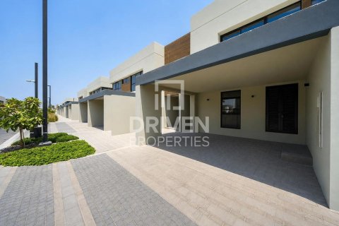 Adosado en Dubai Land, Dubai, 3 dormitorios, 232.72 m², № 138782 - foto 25
