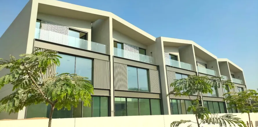 Таунхаус в Nadd Al Sheba, Дубай, 3 спальни, 168м², № 61863