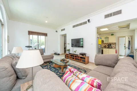Villa en Victory Heights, Dubai Sports City, Dubai, 5 dormitorios, 357 m², № 61855 - foto 7