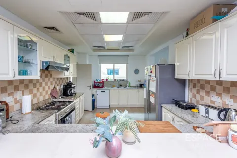 Villa en Victory Heights, Dubai Sports City, Dubai, 5 dormitorios, 357 m², № 61855 - foto 4