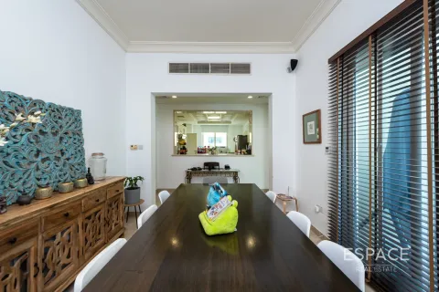 Villa en Victory Heights, Dubai Sports City, Dubai, 5 dormitorios, 357 m², № 61855 - foto 3