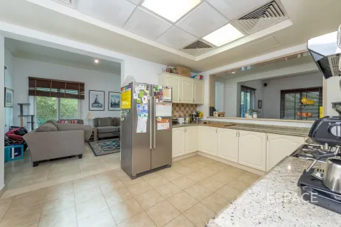 Villa en Victory Heights, Dubai Sports City, Dubai, 5 dormitorios, 357 m², № 61855 - foto 5