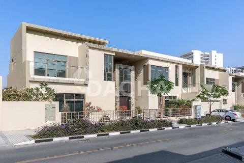 Вилла в Al Furjan, Дубай, 5 спален, 600м², № 105442