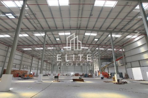 Warehouse in Dubai 5331 sq.m. № 37172 - photo 12
