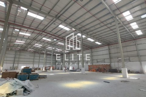 Warehouse in Dubai 5331 sq.m. № 37172 - photo 10