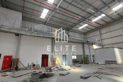 Warehouse in Dubai 5331 sq.m. № 37172 - photo 13