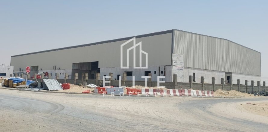 Warehouse in Dubai 5331 sq.m. № 37172