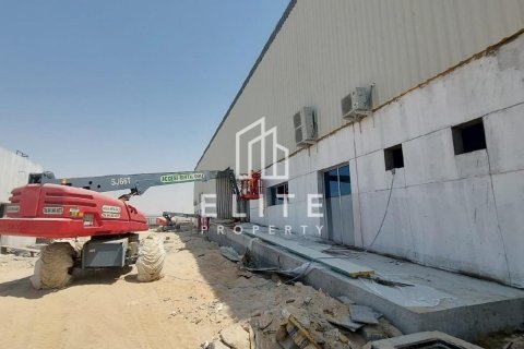 Warehouse in Dubai 5331 sq.m. № 37172 - photo 17