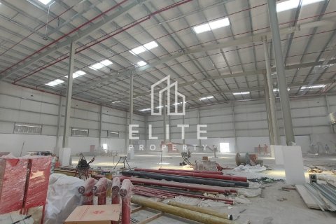 Warehouse in Dubai 5331 sq.m. № 37172 - photo 9
