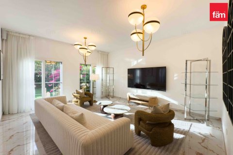 Villa in Dubai 4 bedrooms, 266.1 sq.m. № 112798