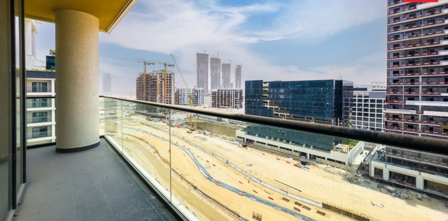 Apartment in Dubai 4 bedrooms, 218.6 sq.m. № 124370