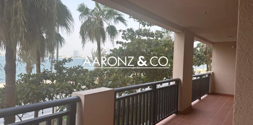 Apartment in Palm Jumeirah, Dubai 2 bedrooms, 162 sq.m. № 78353